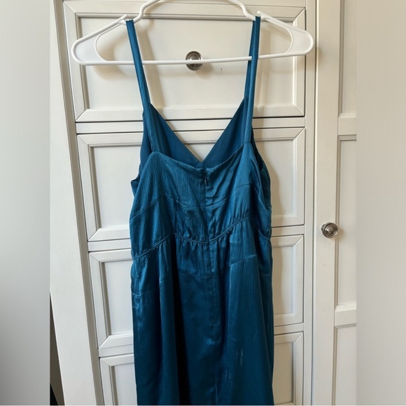 Teal Sleeveless Dress - Picture 2 of 4